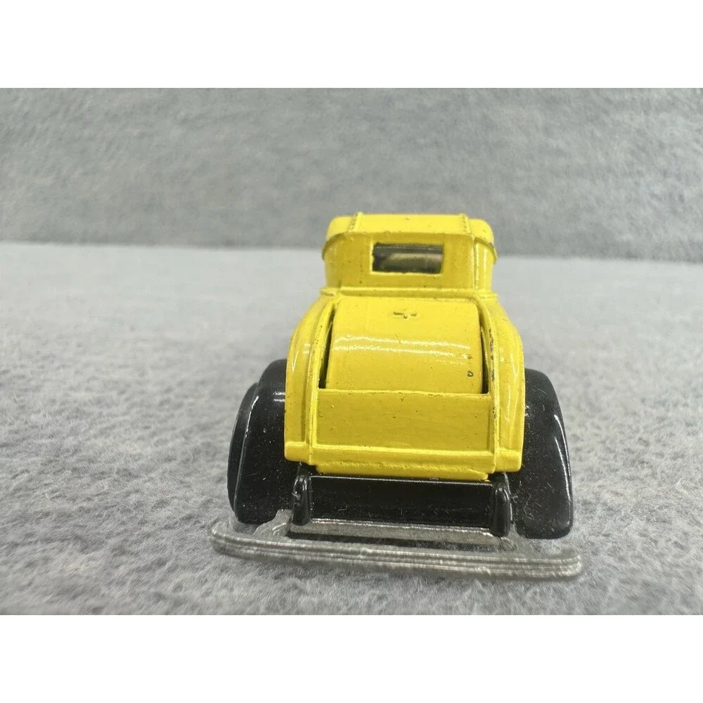 ROAD CHAMPS Ford Red Model A Rumble Seat Roadster Yellow Car T5